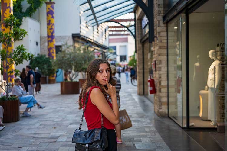 Outlet Shopping Confusion - Compare Quality Before Assuming Value