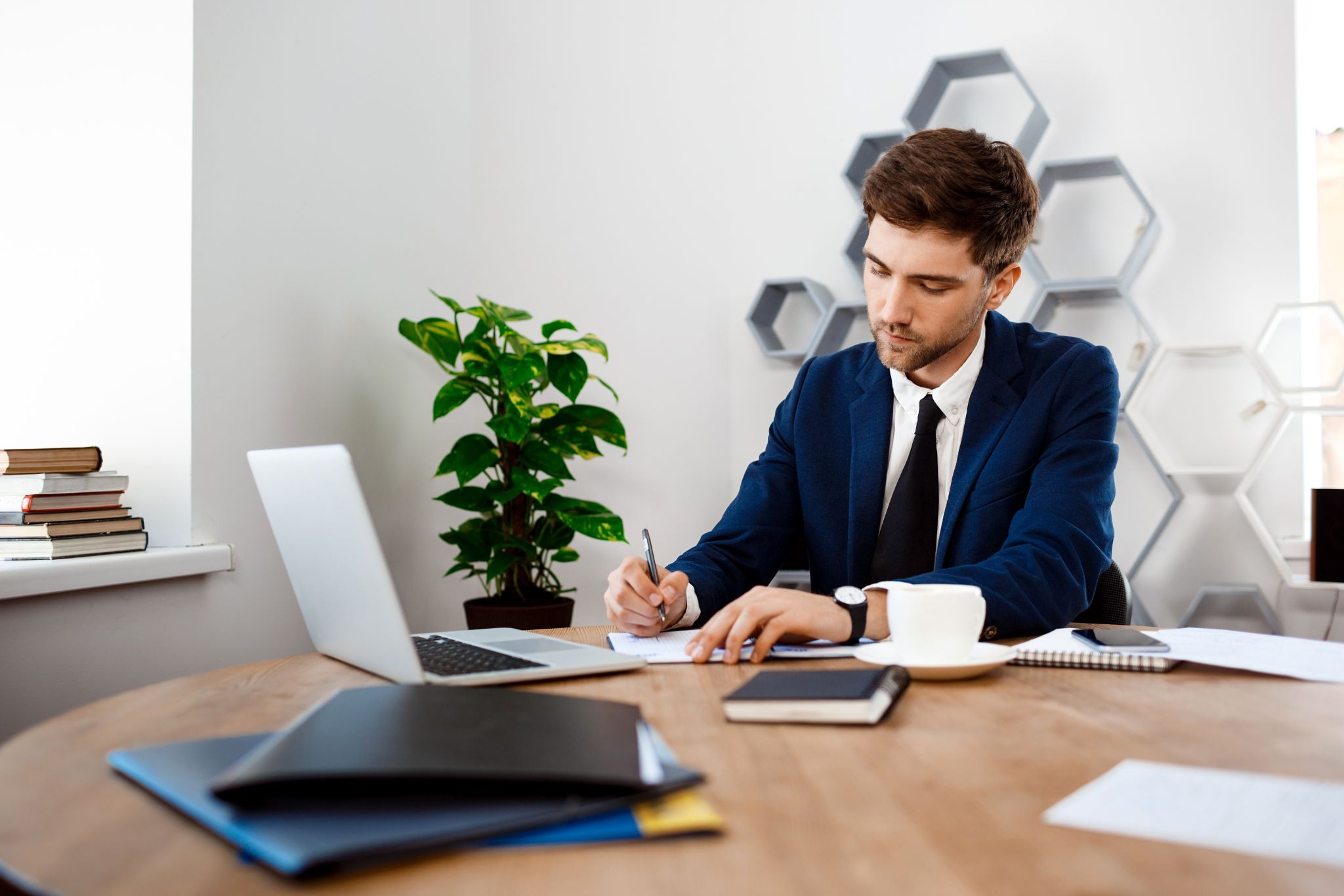 Top 5 Benefits Of  Hiring a Tax Consultant post thumbnail image